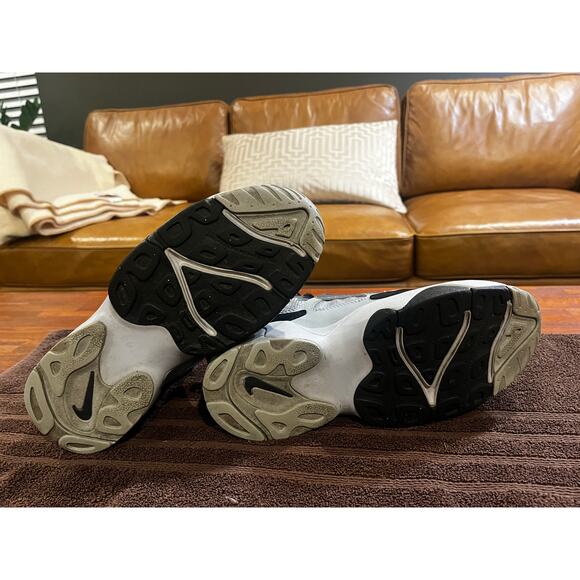 Nike Air Max Speed Turf GS Basketball Shoes Wolf Grey/Metallic Silver Kids 6.5Y - Picture 8 of 8